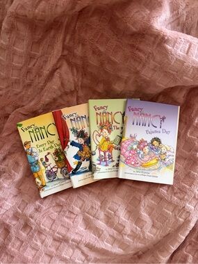 Fancy Nancy Petite Library set by author Jane O'Connor